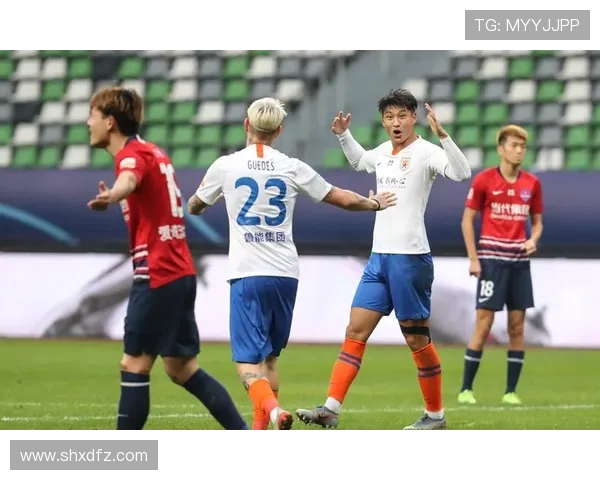 山东鲁能对阵重庆当代精彩直播全程回顾与赛后分析